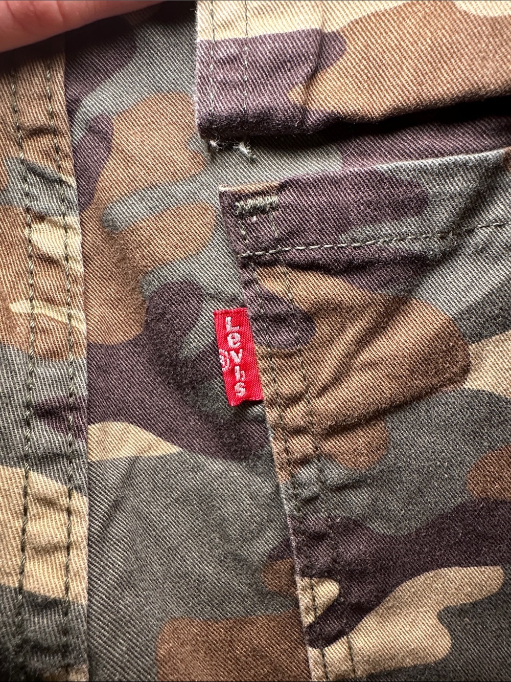 Levi’s 94’ Baggy Camo Cargo Pants - Picture 8 of 11